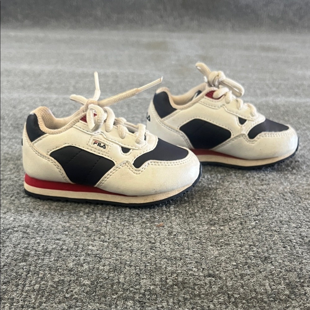 Fila Kids' Cream and Black Sneakers with Red Accents